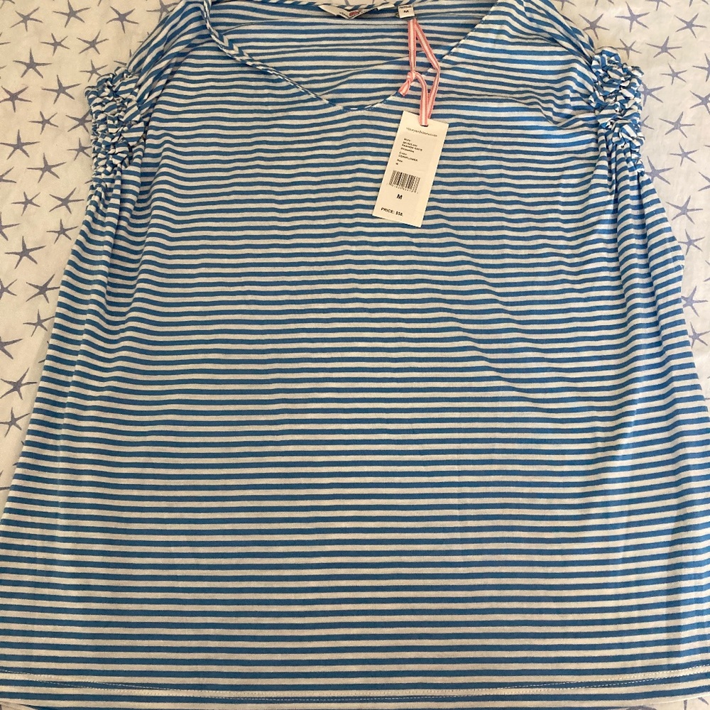 Vineyard vines top